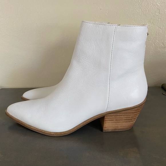 Price Drop‼️ NWOT ALDO White Booties - Picture 5 of 8